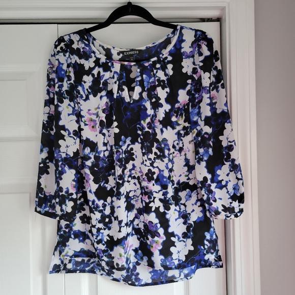Express Blouse. Small. Floral. - Picture 3 of 5